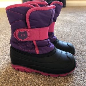Girls snow boots
